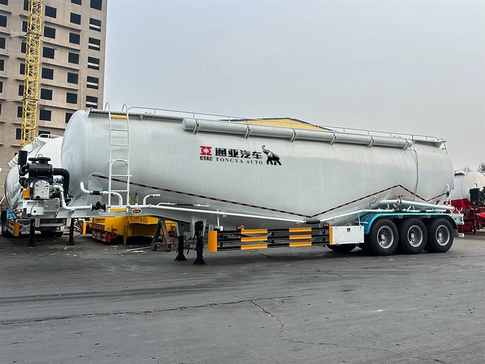 Semi-reboque petroleiro 60T Powde com eixo BPW